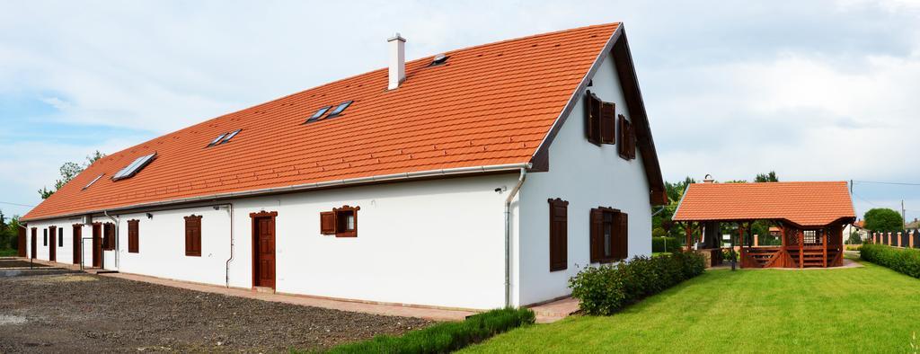 Falusi Patika - Tisza-To Vendeghaz Tiszaszolos Exterior foto