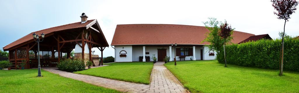 Falusi Patika - Tisza-To Vendeghaz Tiszaszolos Exterior foto